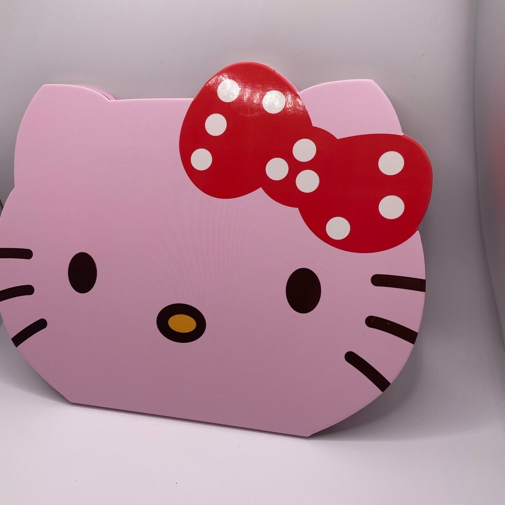 NWT Hello Kitty Makeup Eyeshadow Pallete